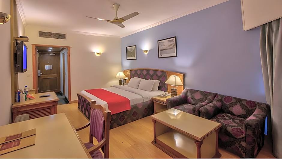 Hotel Piccadily Manali