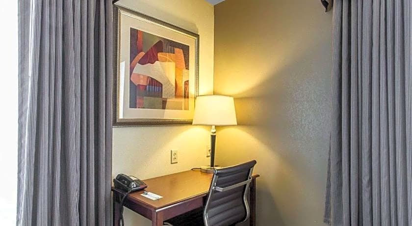 Comfort Inn & Suites Madisonville