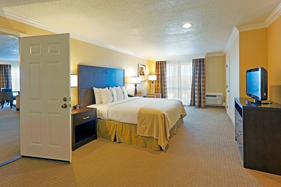 Holiday Inn & Suites San Mateo - SFO By IHG
