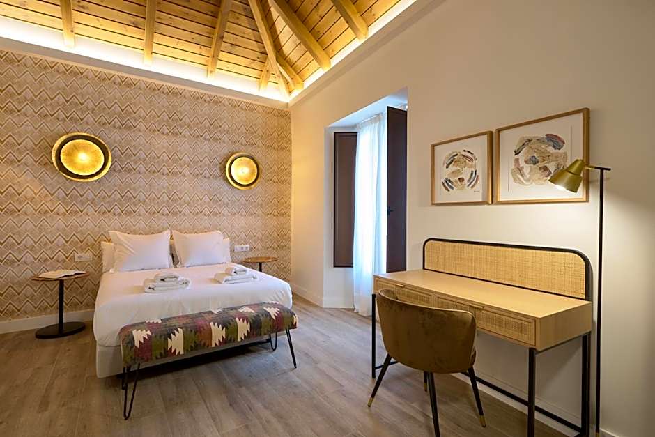 Casa Pizarro, by Homing U