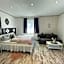 LA Boutique House