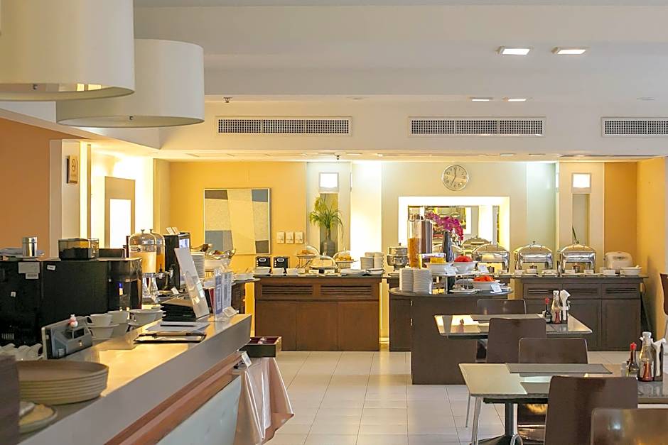 AT EASE saladaeng by AETAS