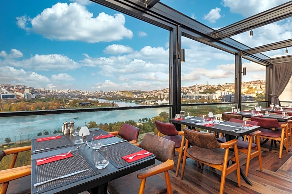 Ramada by Wyndham Istanbul Golden Horn