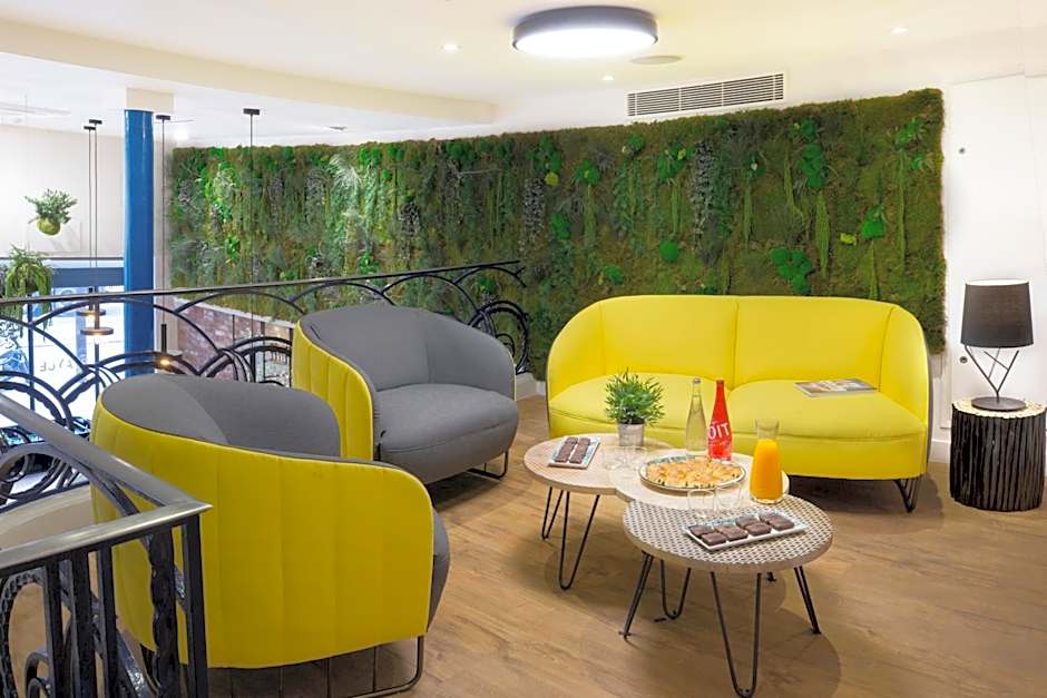 Hotel The Playce by Happyculture