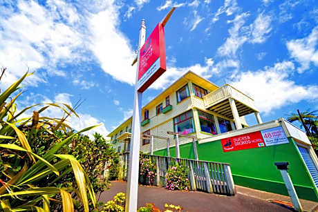 Ducks & Drakes Boutique Motel & Backpackers