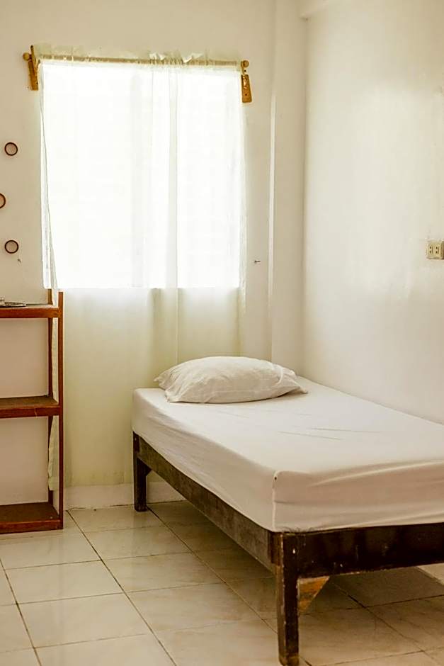 Puerto Galera Hostel