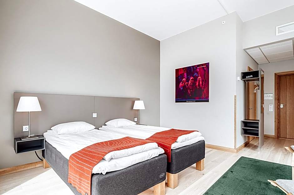 Wood Hotel by Frich's