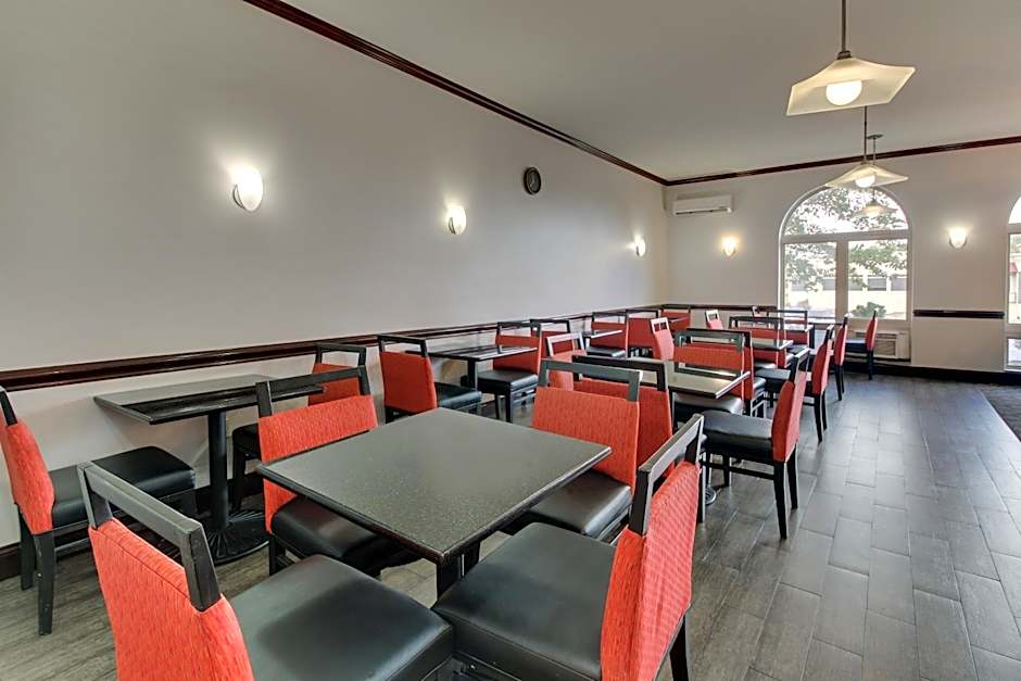 Holiday Inn Express and Suites Allentown West By IHG