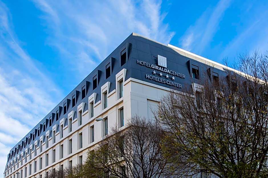 Hotel Giralda Center