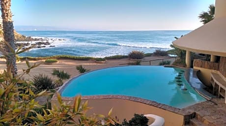 Premium Queen Room with Two Queen Beds and Ocean View - Non-Smoking