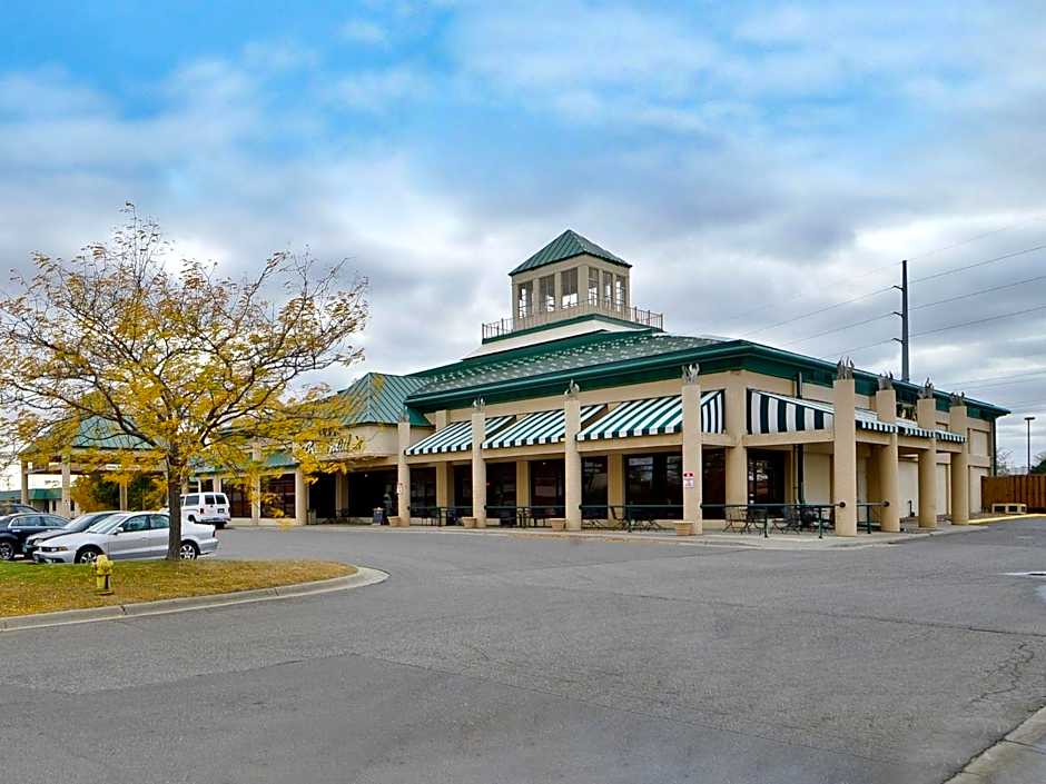 Ramada Hotel & Conference Center by Wyndham Plymouth