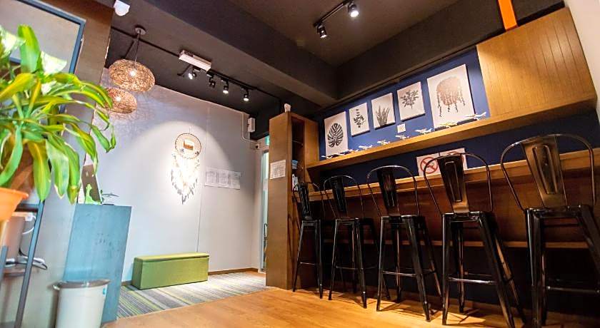 Homy Seafront Hostel