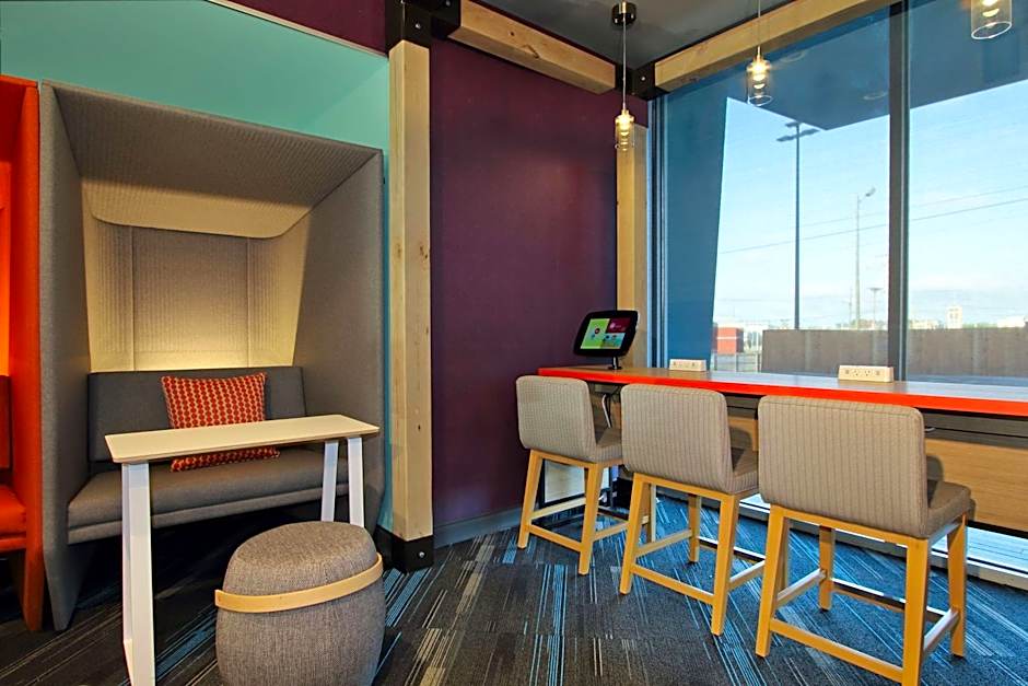 Tru by Hilton Meridian