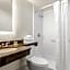 Howard Johnson Hotel by Wyndham Toms River