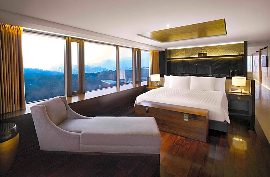 Photo 1 of 6 of Grand Premier Suite, View