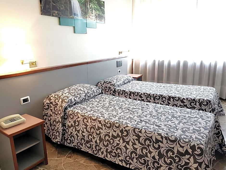 Hotel H&L – Cinisello Balsamo, DC