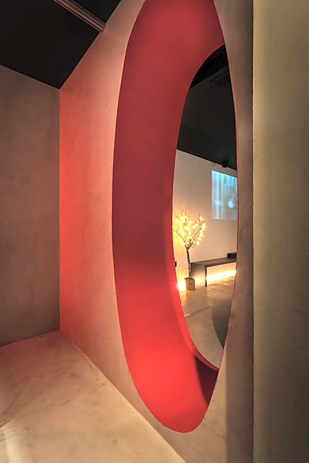 The Black Boutique -- Turistea Suites
