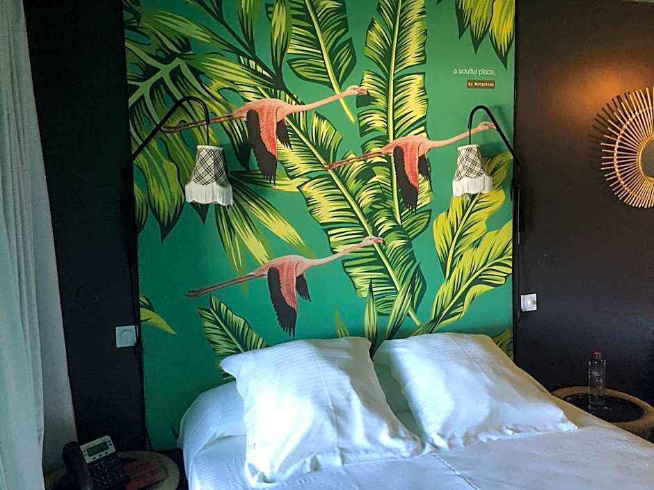 Dina Morgabine Saint Gilles