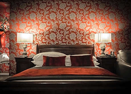 Deluxe Double with Jacuzzi Bath