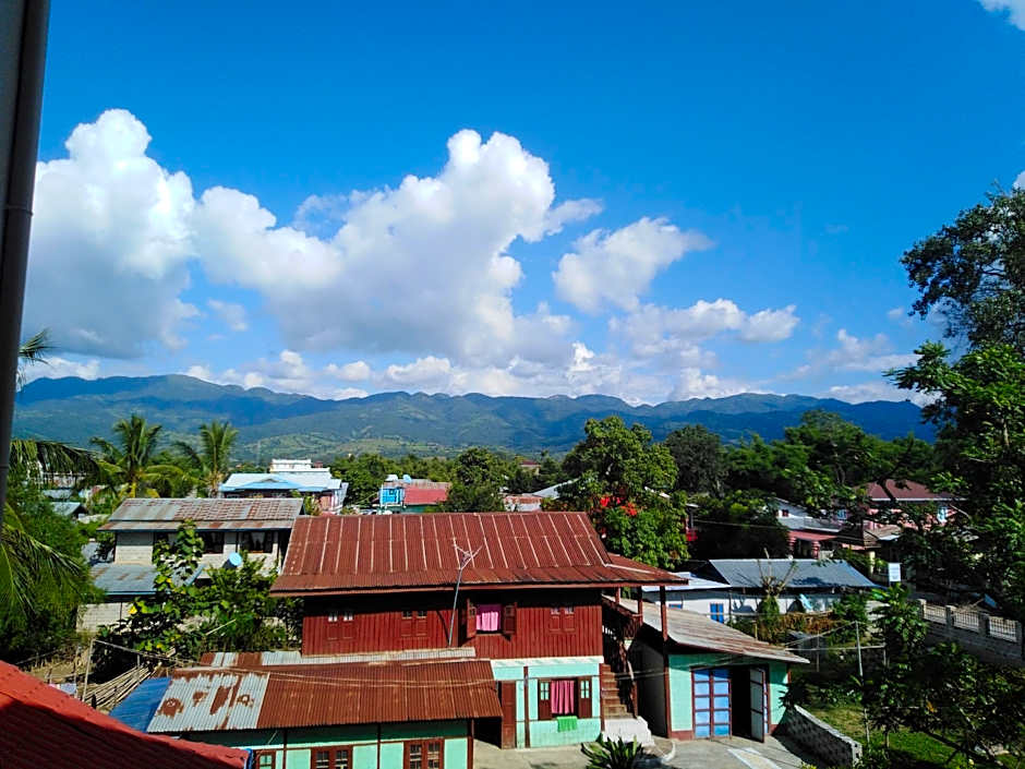 Golden Lotus Inle Hotel