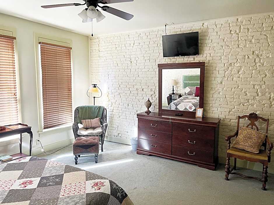 Eagles Nest Inn