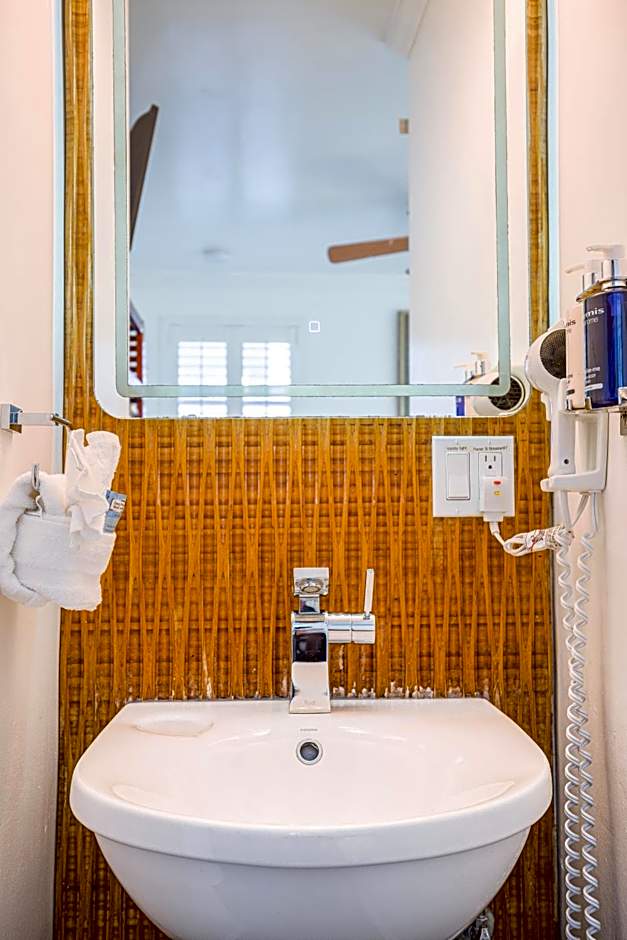 Duval Inn - Key West