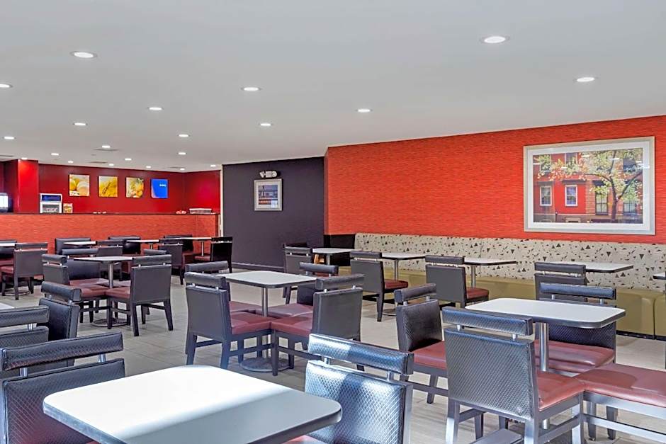 Comfort Inn & Suites near Stadium