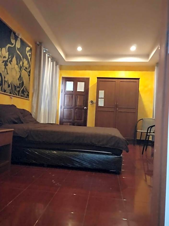 Ban Elephant Blanc Apartment