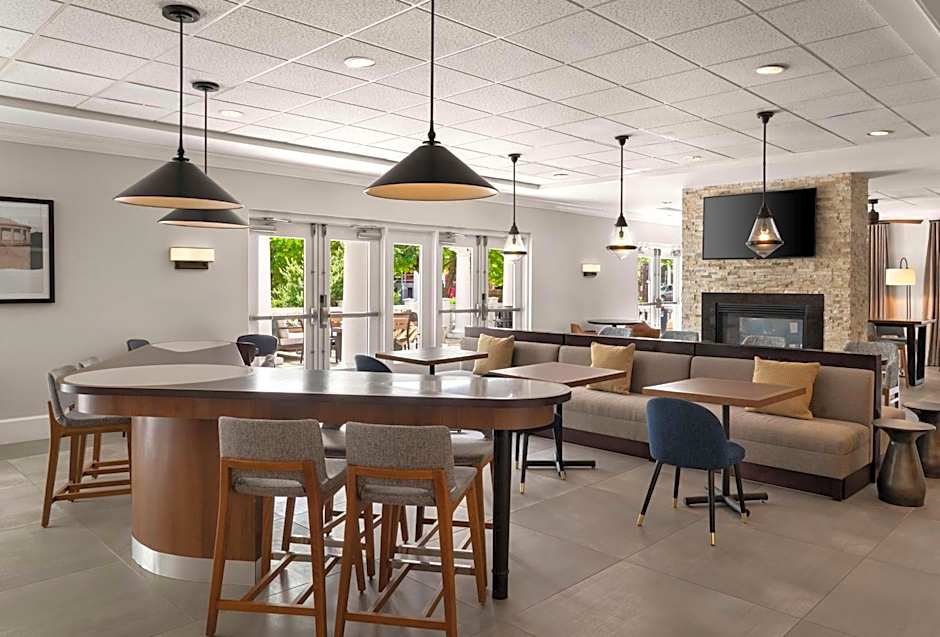 Homewood Suites By Hilton Cambridge-Arlington