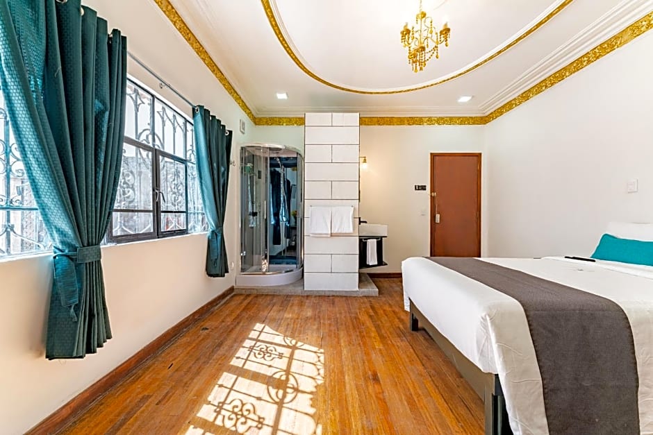 Anzures Black House