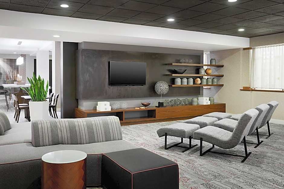 Courtyard by Marriott Milwaukee Downtown