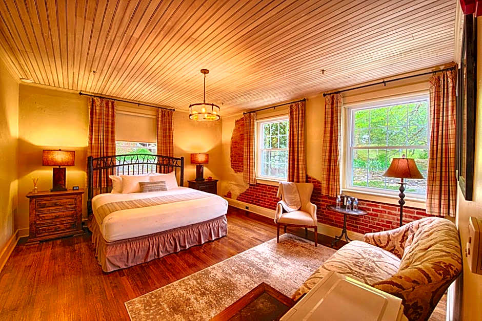 Historic Tapoco Lodge Resort