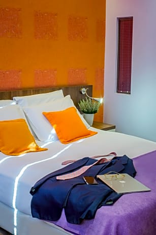 Double Room for Single Use