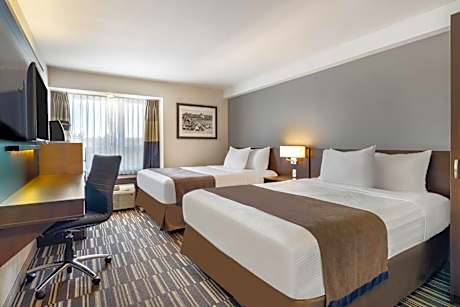 Deluxe Queen Room with Two Queen Beds - Non-Smoking