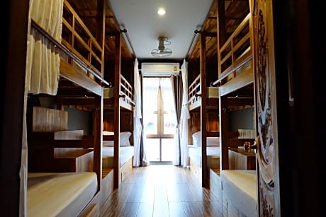 Private Group Room for 8 People
