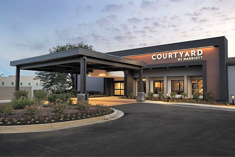 Courtyard by Marriott St Louis Downtown West
