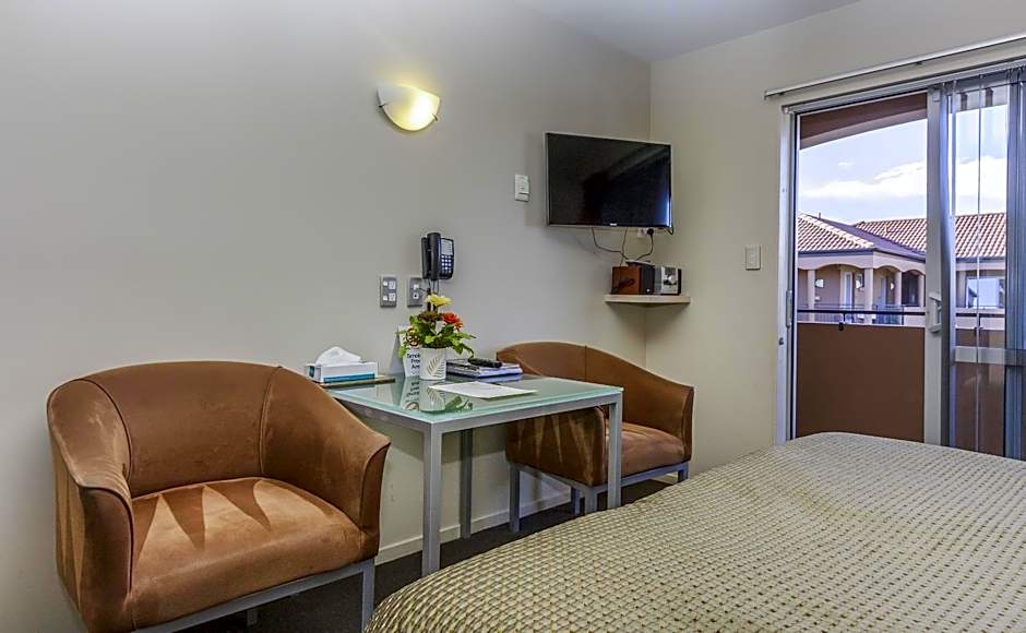 166 Majestic Court Motel