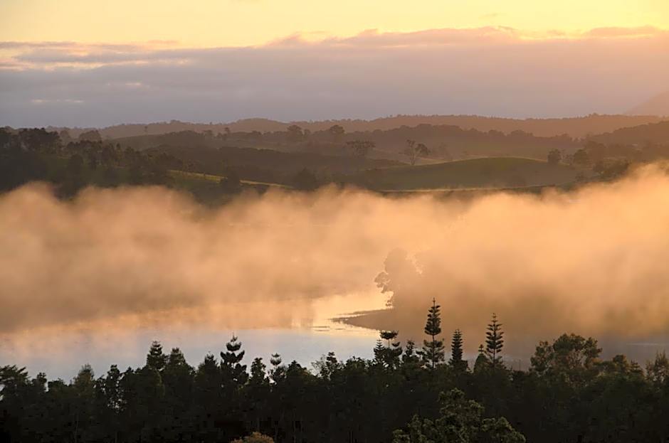 Tinaroo Sunset Retreat