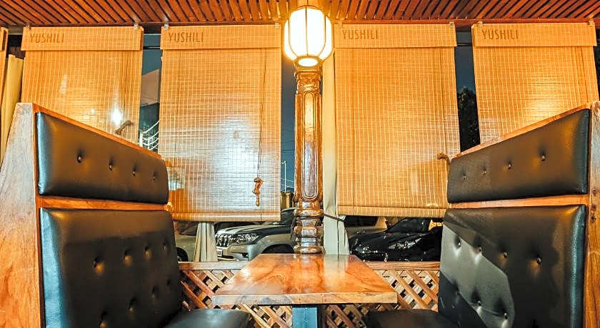 Yushili Hotel & Restaurant
