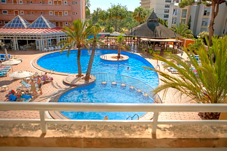 ONE BEDROOM POOL VIEW 4 ADULTS