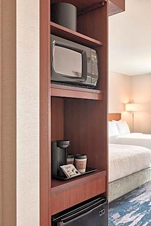 Queen Suite with Two Queen Beds and Sofa Bed - Hearing Accessible