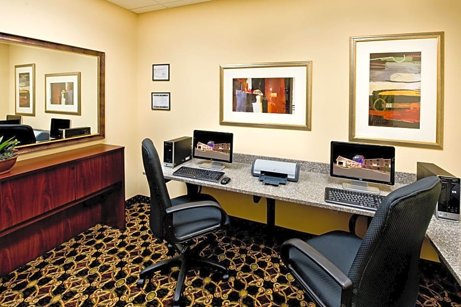 Holiday Inn Express & Suites Willcox