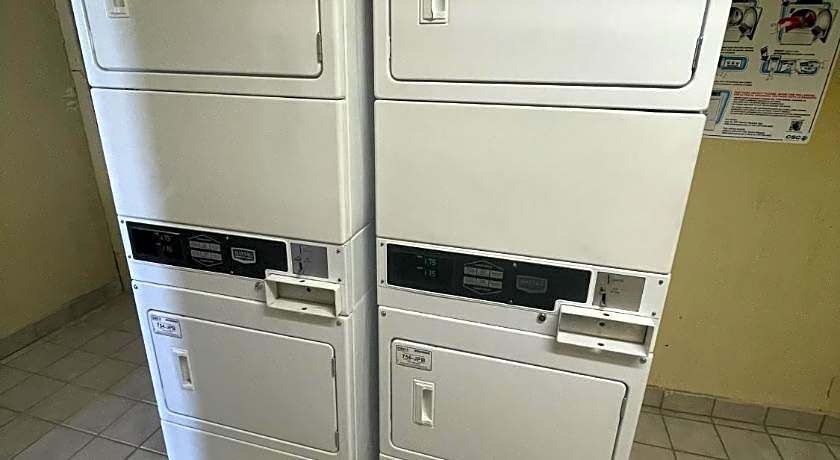 Travelodge by Wyndham Farmington Hwy 64