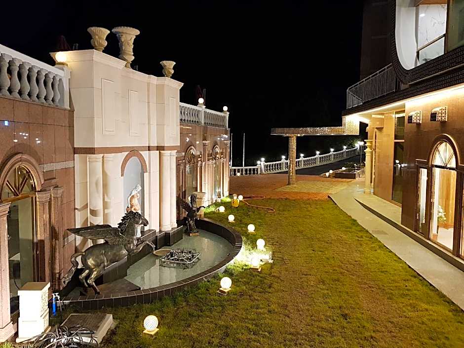 GoldOne Hotel & Suites