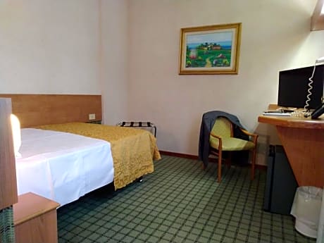 Economy Quadruple Room