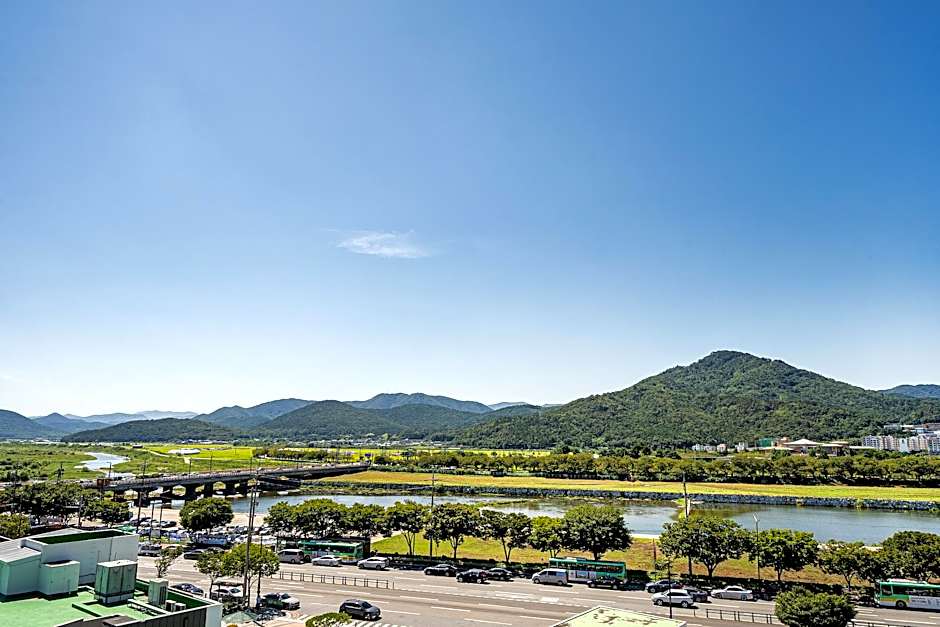 Rivertain Hotel Gyeongju