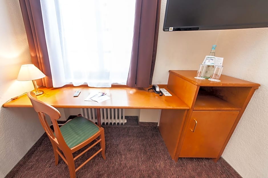 Hotel Ahl Meerkatzen Koln