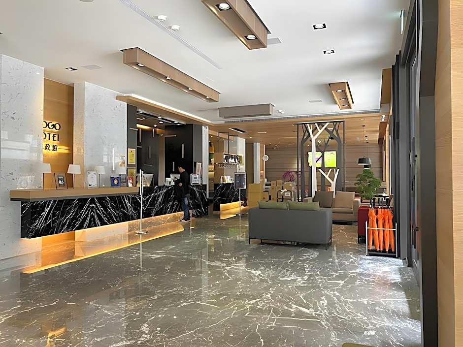 GOGO HOTEL City Hall