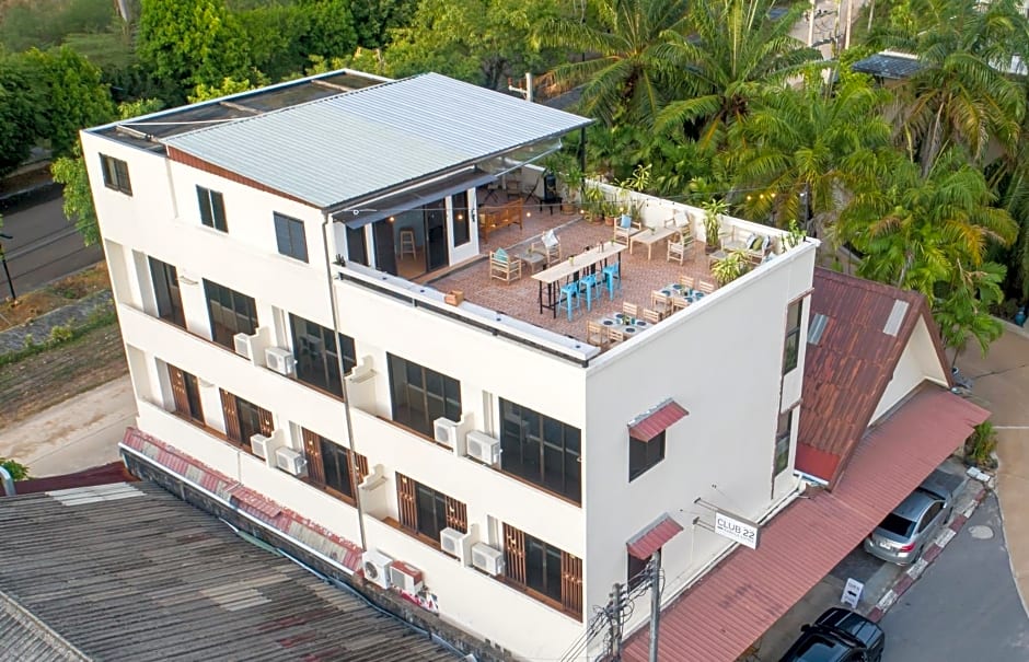 Club22 Kamala Suites, Kamala Beach