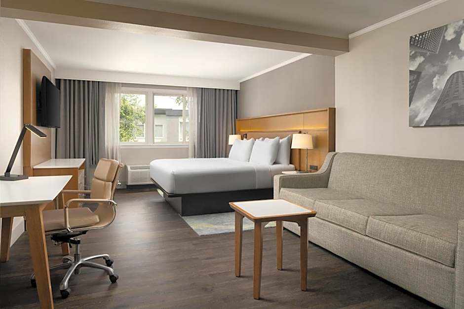 DoubleTree by Hilton Providence Airport Warwick